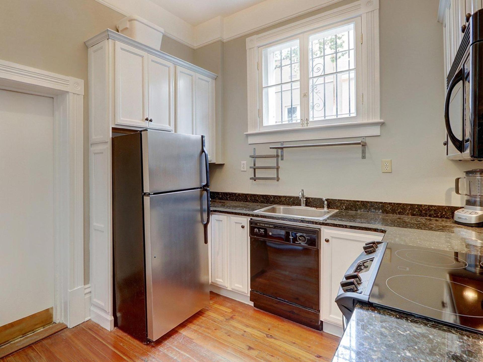 Bolton Forsyth Apartment *